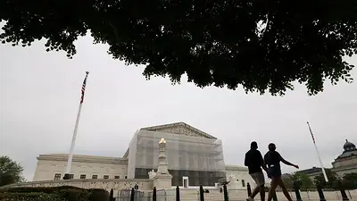 Migrantes venezolanos buscan más protección contra deportación tras fallo de Corte Suprema de EEUU Migrantes venezolanos buscan más protección contra deportación tras fallo de Corte Suprema de EEUU