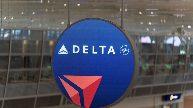 Un avión de Delta sufre el incendio de un motor en Orlando, obligando a su evacuación