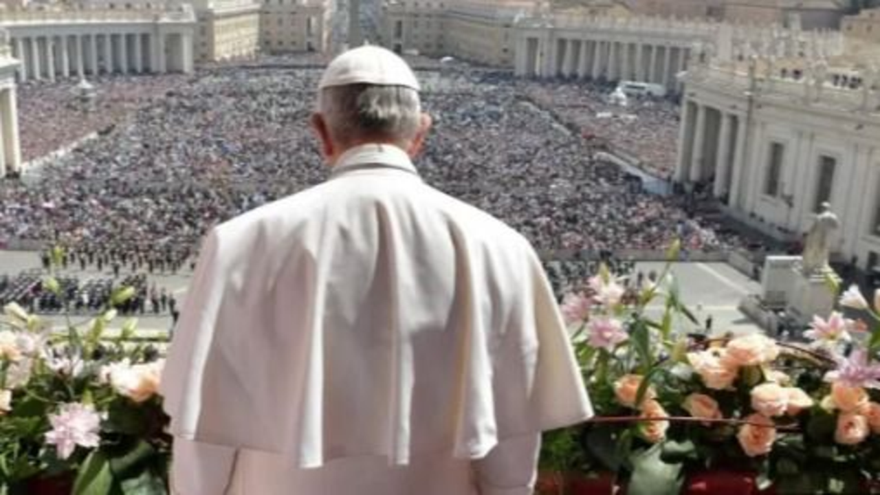 Cómo eligen los papas sus nuevos nombres. Cuáles son los nombres que pueden elegir los papas. Por qué los papas no mantienen su nombre original.
