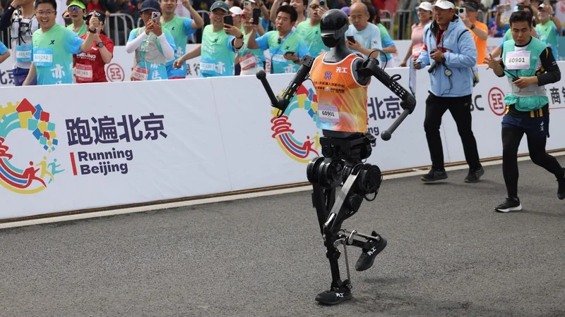 China corre maratones con robots humanoides