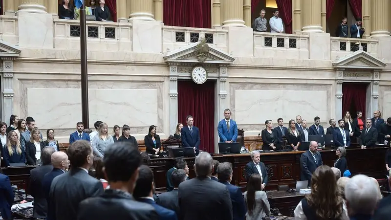 La oposición busca autoconvocarse para responder el nuevo ataque de Milei a la prensa