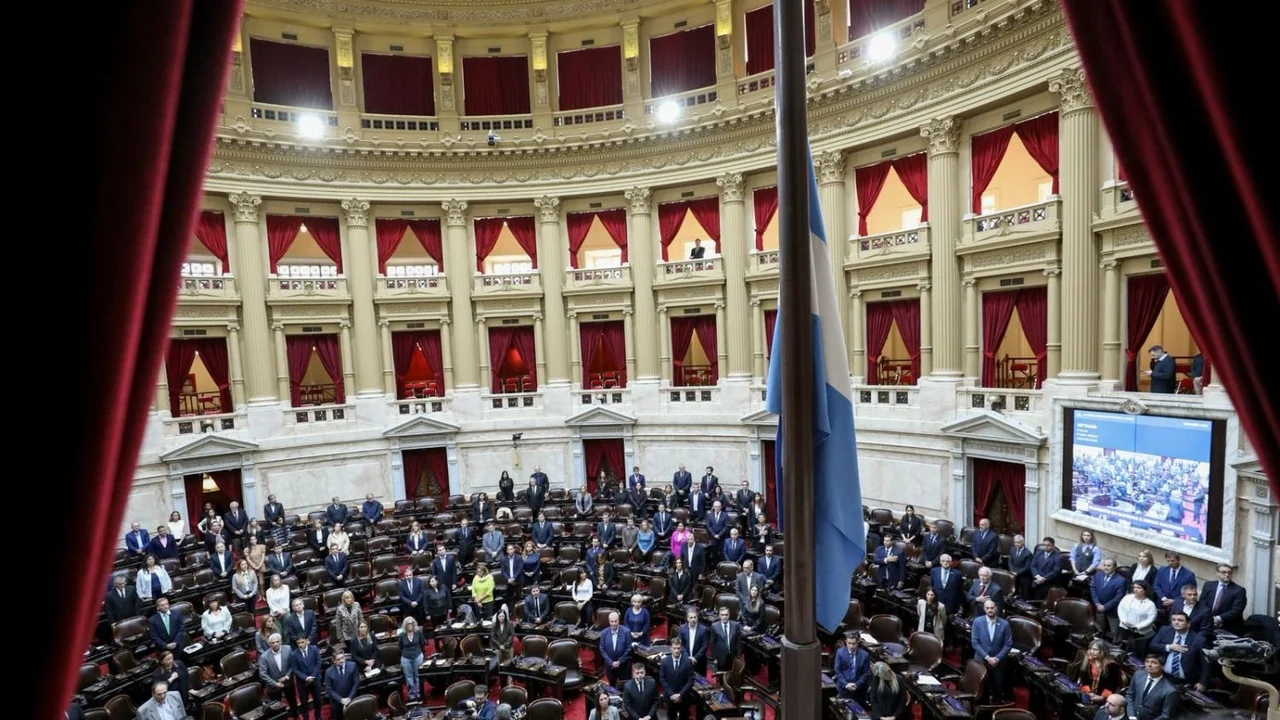 Diputados pospuso su agenda para homenajear al Papa Francisco