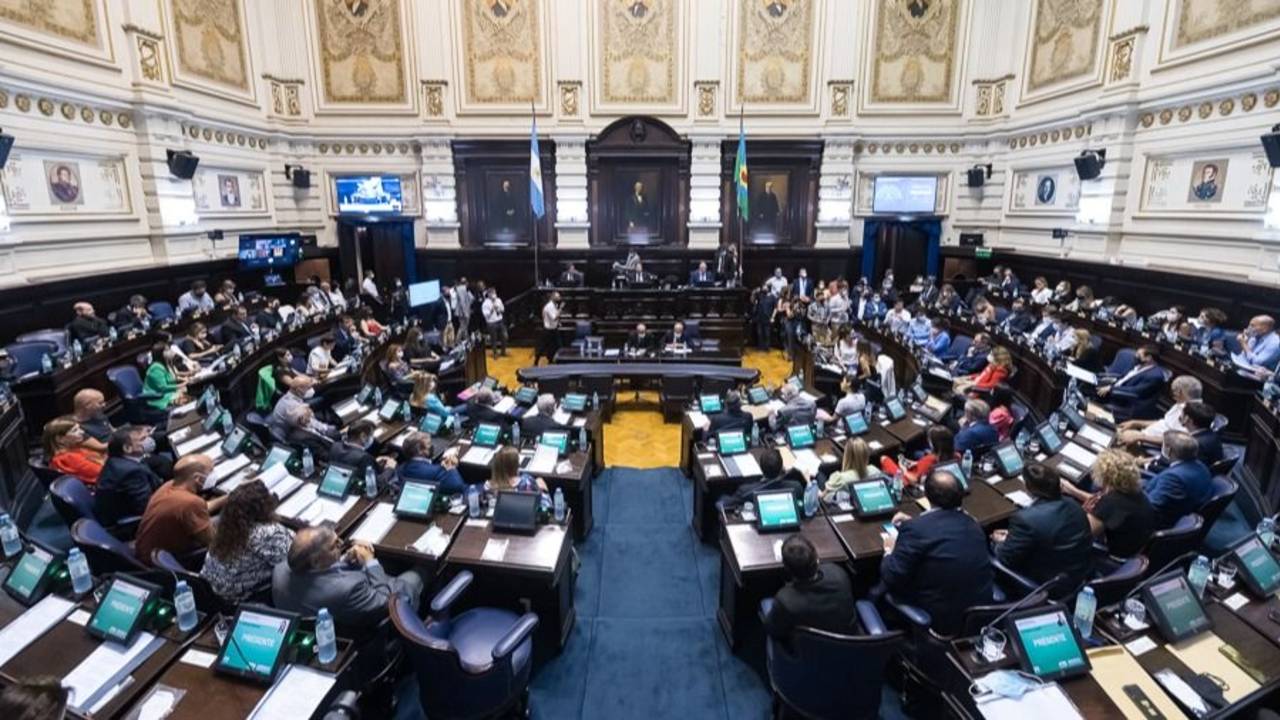PBA: Podría postergarse la sesión por las PASO y hay diferencias por el cronograma
