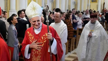 Qué es un cardenal y qué diferencias tiene con un cura