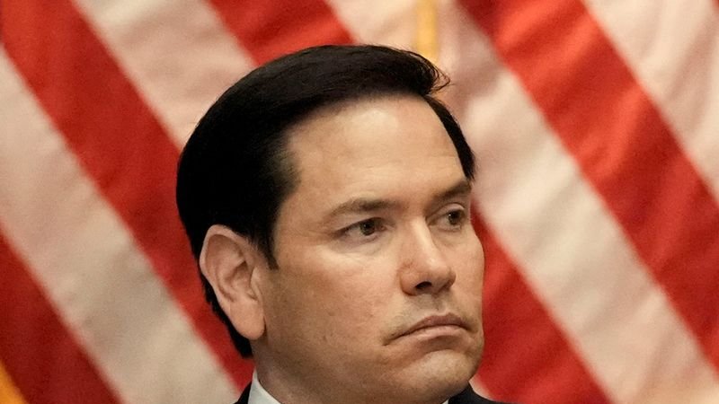 Irán no puede enriquecer uranio, solo podría importarlo para su programa civil: Rubio