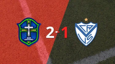San Antonio Bulo Bulo obtiene una victoria 2-1 contra Vélez con un gol agónico