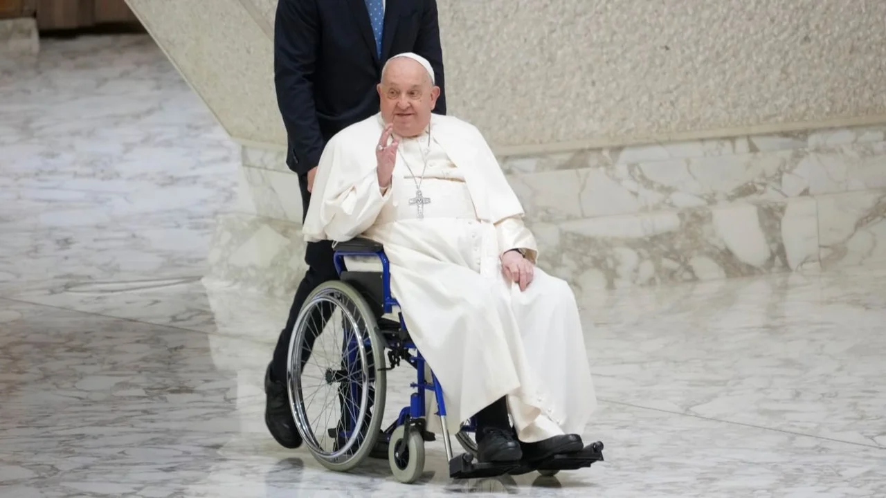 Papa Francisco, zapatos