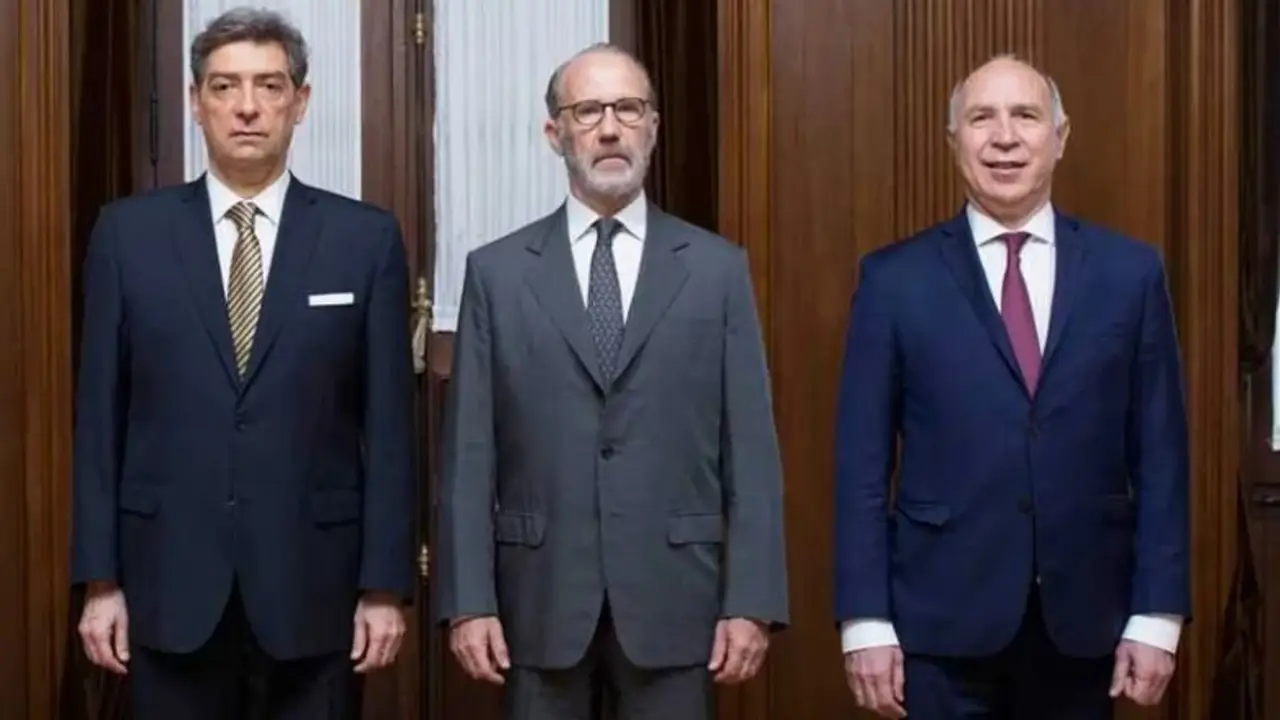 Milei vuelve a la carga con la Corte Suprema y ya negocia con gobernadores un "paquete judicial"