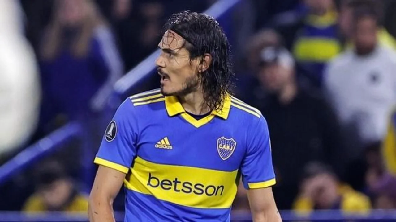 Hizo un gol histórico para Boca, dejó el fútbol y fulminó a Cavani: "Un poquito"