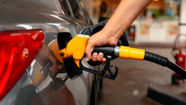 Uno por uno: los descuentos en nafta y gasoil en abril 2025