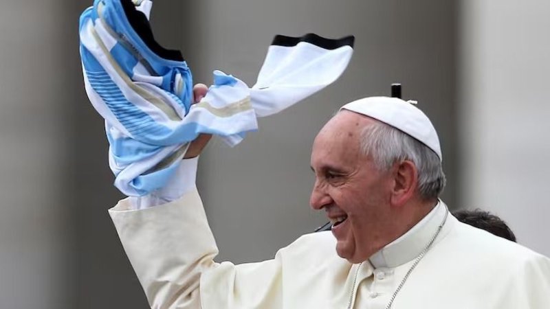 Selección Argentina, Leandro Paredes, Paulo Dybala, Papa Francisco. 