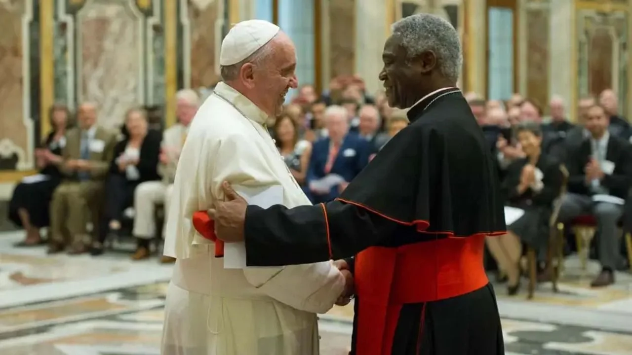 El papa Francisco y el cardenal Peter Turkson