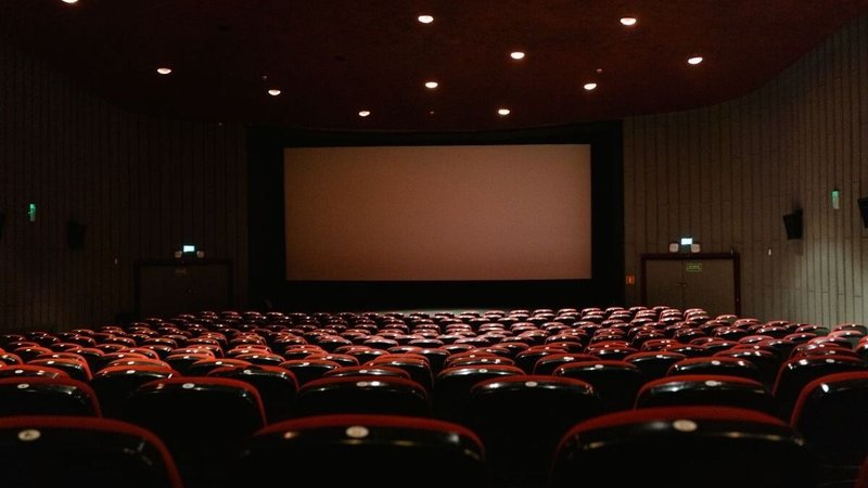 cine, sala de cine, asientos de cine, películas