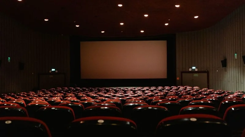 cine, sala de cine, asientos de cine, películas