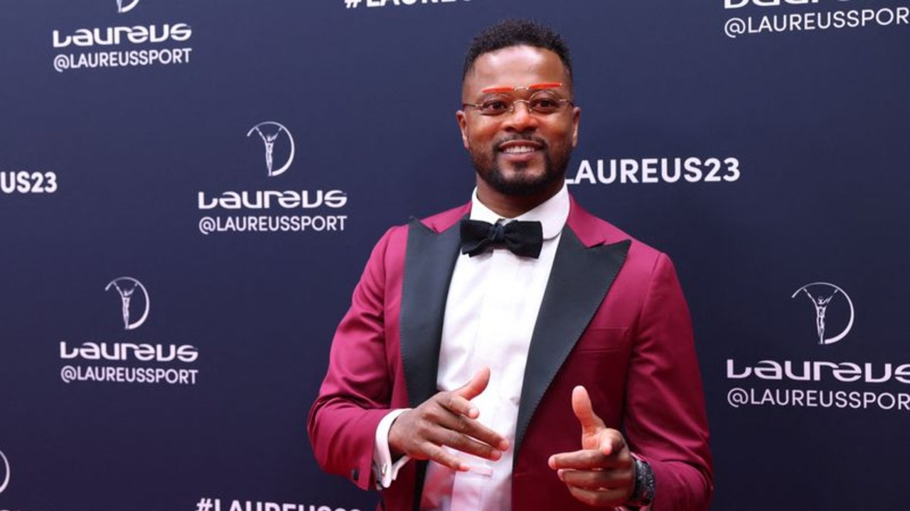 Exfutbolista Evra bromea sobre Luis Suárez antes de su debut en artes marciales mixtas