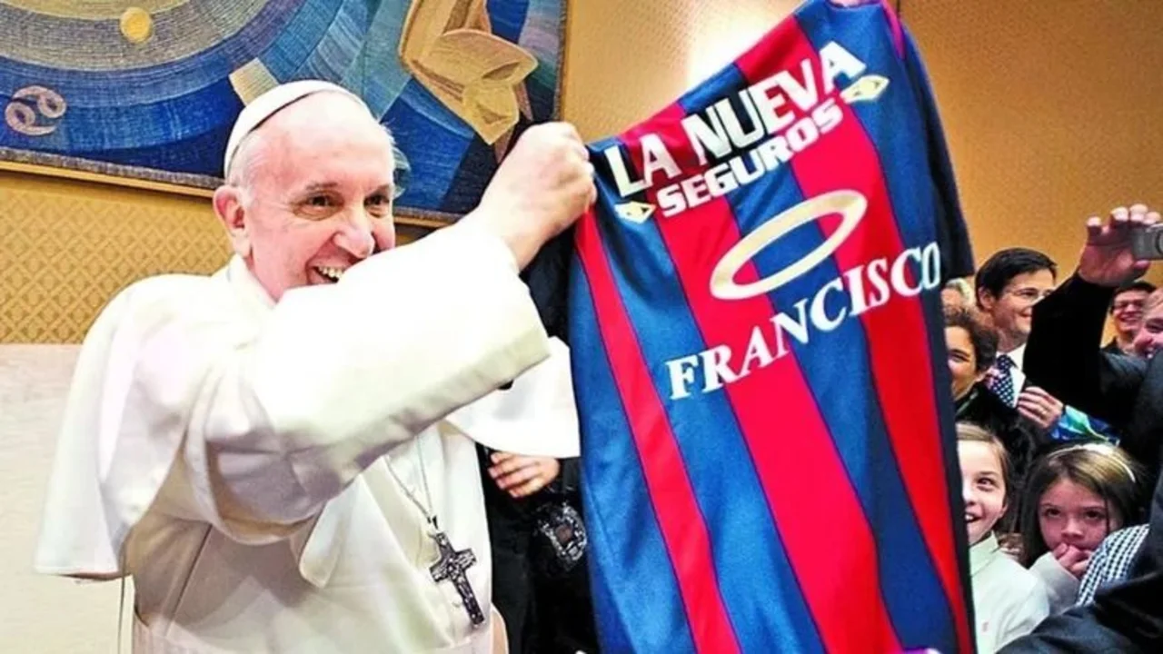 San Lorenzo de Almagro, Papa Francisco.