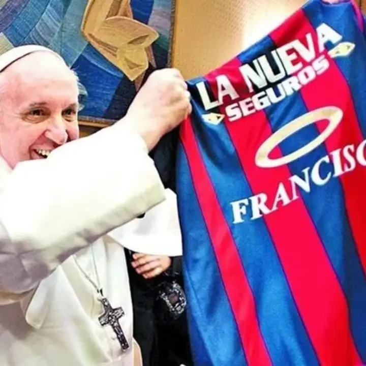 San Lorenzo rinde emotivo homenaje al papa Francisco