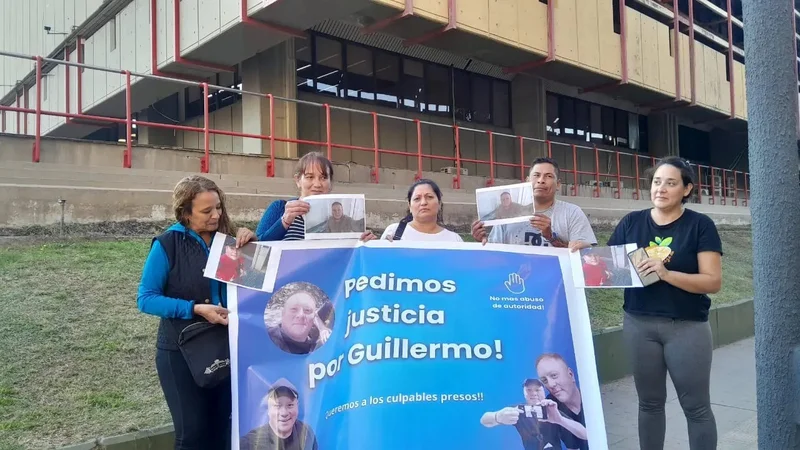 La familai de Guillermo Bustamante exige justicia. 