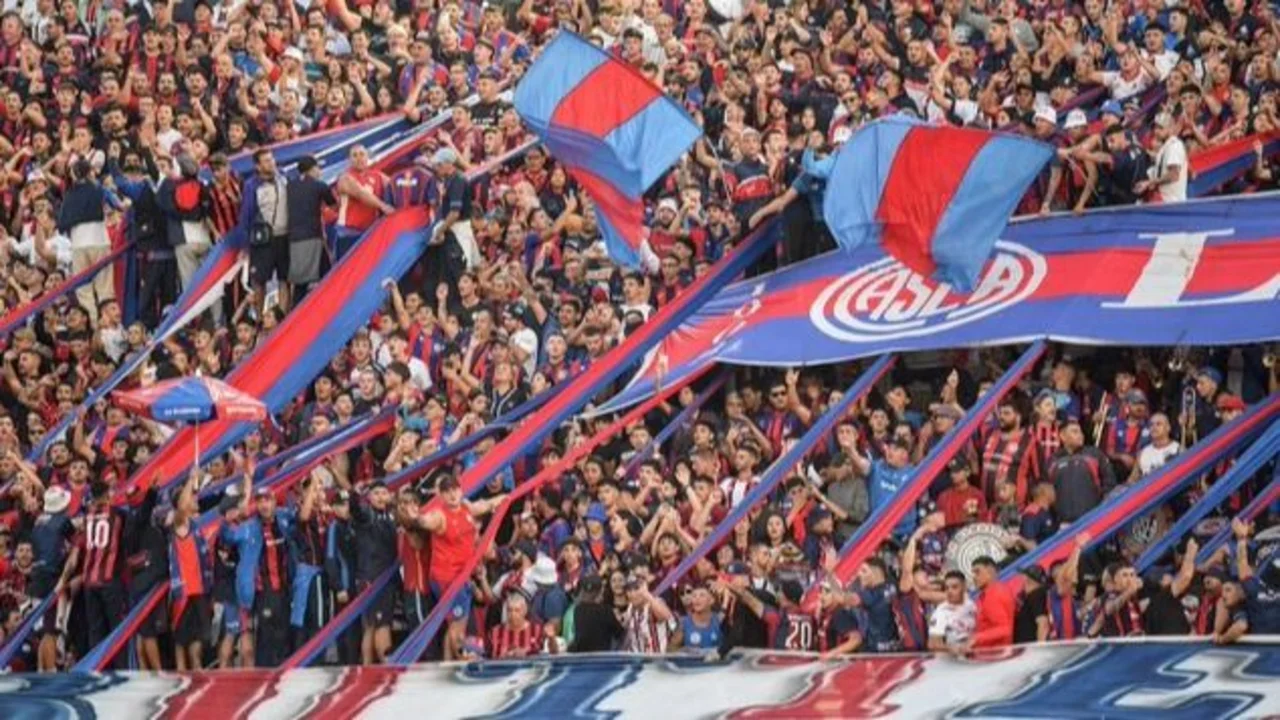 El recibimiento a San Lorenzo: entre homenaje al Papa y críticas a Moretti