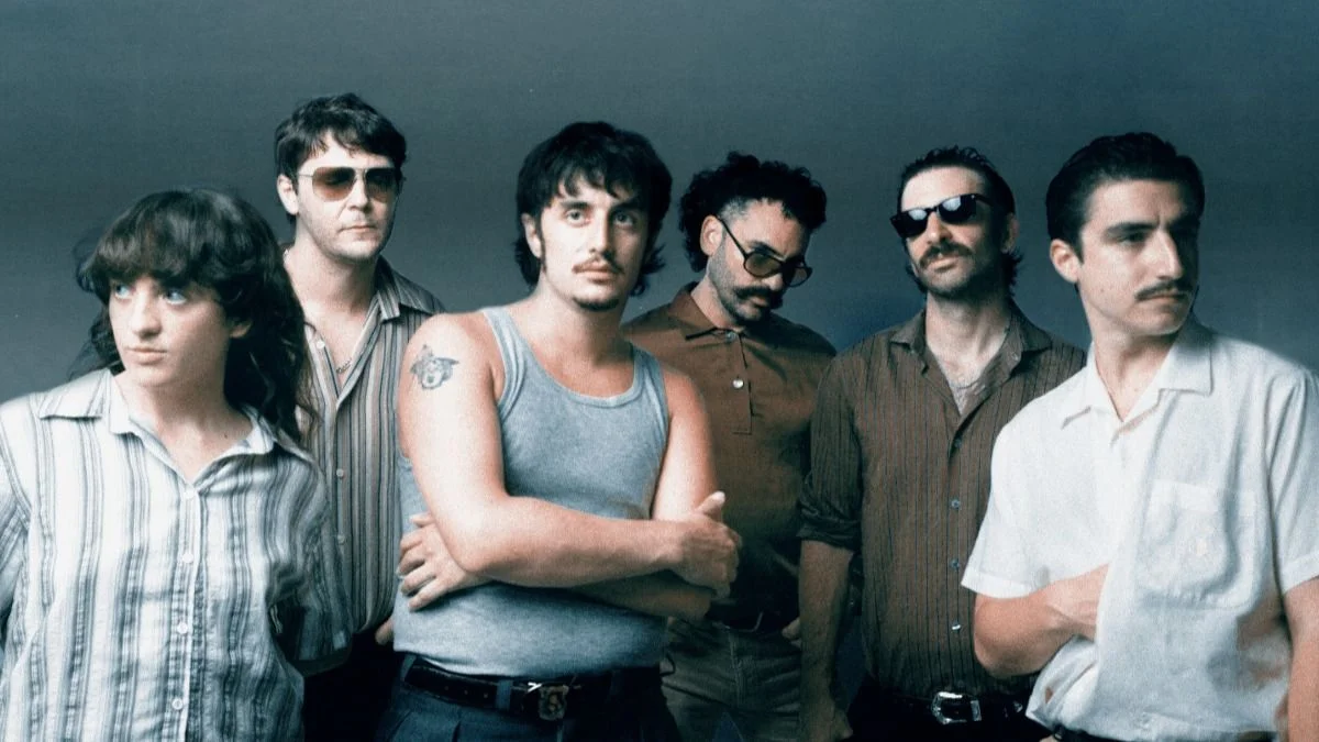 Lucas Difonzo (Voz), Martín Luchina (Teclados), Piter Mazda (Guitarra), Sebastián Puntillo (Batería), Octavio Majul (Percusión) y Elena Radiciotti (Bajo).