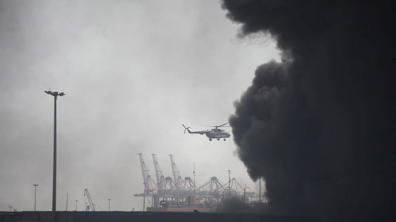 Número de muertos por la explosión en el puerto iraní de Bandar Abbas asciende a 40