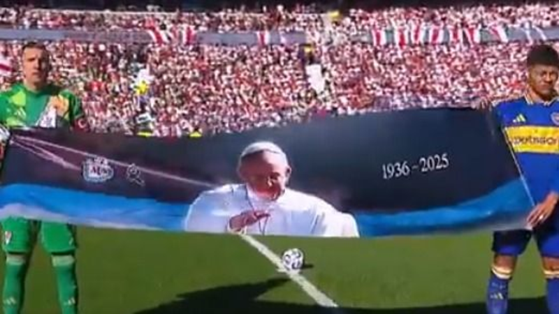 Emocionante: el homenaje al papa Francisco en la previa del Superclásico