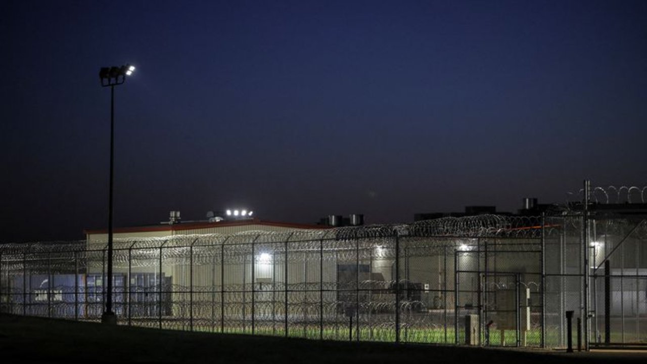 Trump firmará decreto para exigir una lista de ciudades y estados santuario: funcionario