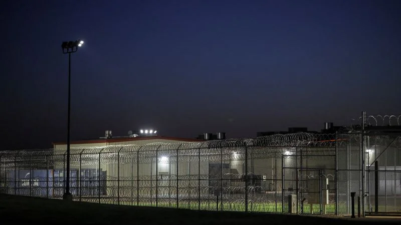 Trump firmará decreto para exigir una lista de ciudades y estados santuario: funcionario