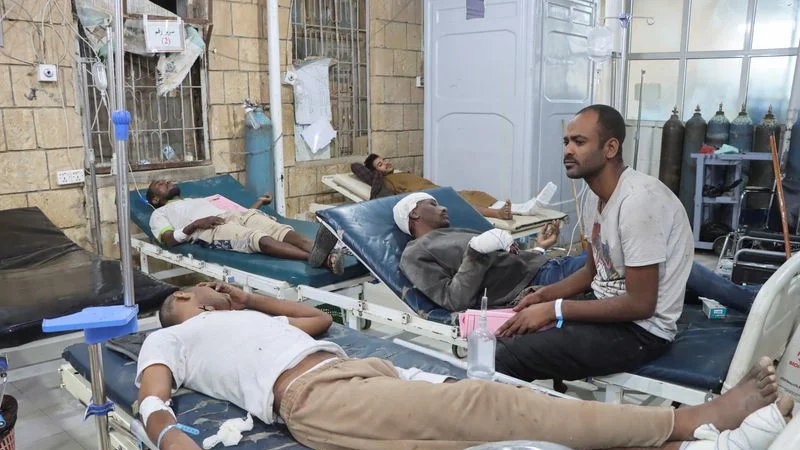Presunto ataque de EEUU golpea centro de migrantes en Yemen; TV hutí habla de 68 muertos