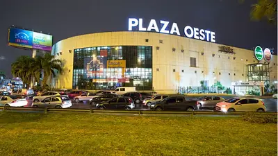 Susto en Morón: desalojan el Plaza Oeste por una amenaza de bomba Susto en Morón: desalojan el Plaza Oeste por una amenaza de bomba