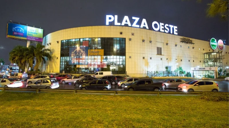 Susto en Morón: desalojan el Plaza Oeste por una amenaza de bomba