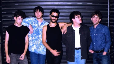 Guitarras que queman y versos que abrazan: así suena "Líneas generales" , el nuevo álbum de Isla de Caras