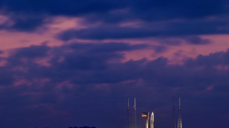 Amazon lanza sus primeros satélites de internet para competir con Starlink