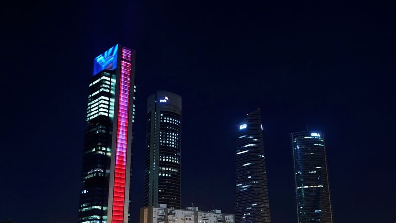 España ralentiza el crecimiento pero supera con creces a las grandes economías de la eurozona