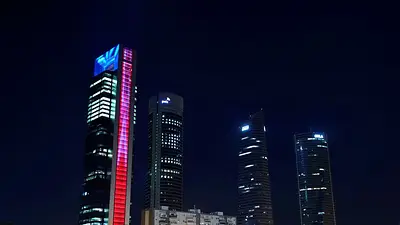 España ralentiza el crecimiento pero supera con creces a las grandes economías de la eurozona España ralentiza el crecimiento pero supera con creces a las grandes economías de la eurozona