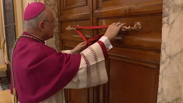 Por qué se selló la oficina del Papa Francisco tras su muerte