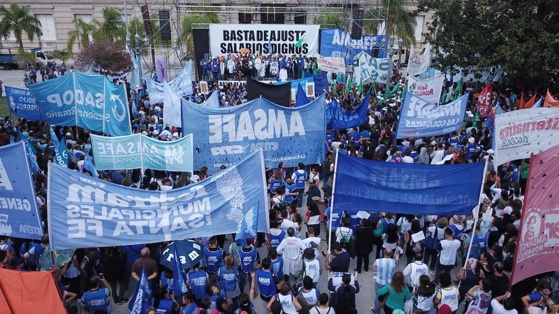 Sin oferta paritaria sobre la mesa, docentes apuntaron contra Pullaro: "Actitud autoritaria"