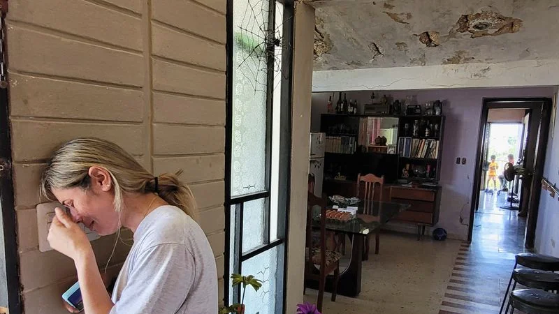 Madre cubana deportada dice que fue separada de su hija lactante de un año