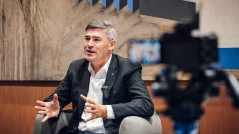 El intendente de Córdoba pidió la renuncia de su gabinete por la crisis de recursos que impulsa Milei