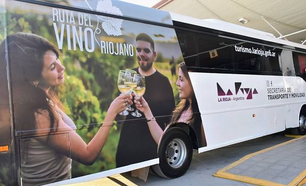 Enoturismo en La Rioja: el bus turístico de la ruta del Vino se consolida como una de las experiencias favoritas