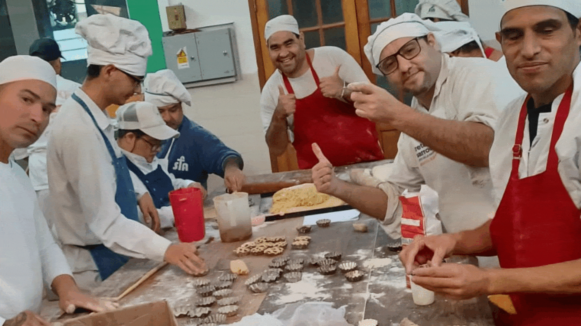 Personas con discapacidad, bajo ataque: se desempeñan en talleres que se crearon hace 50 años y no cobran ni 28 mil pesos