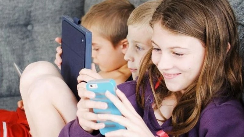 Niños celulares