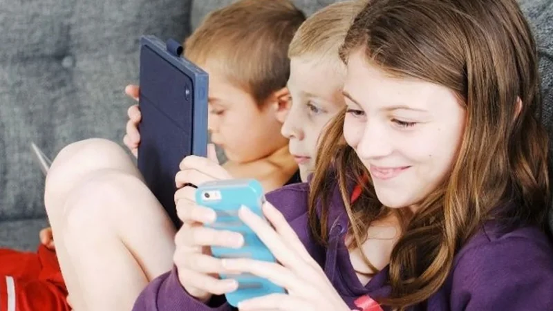 Niños celulares