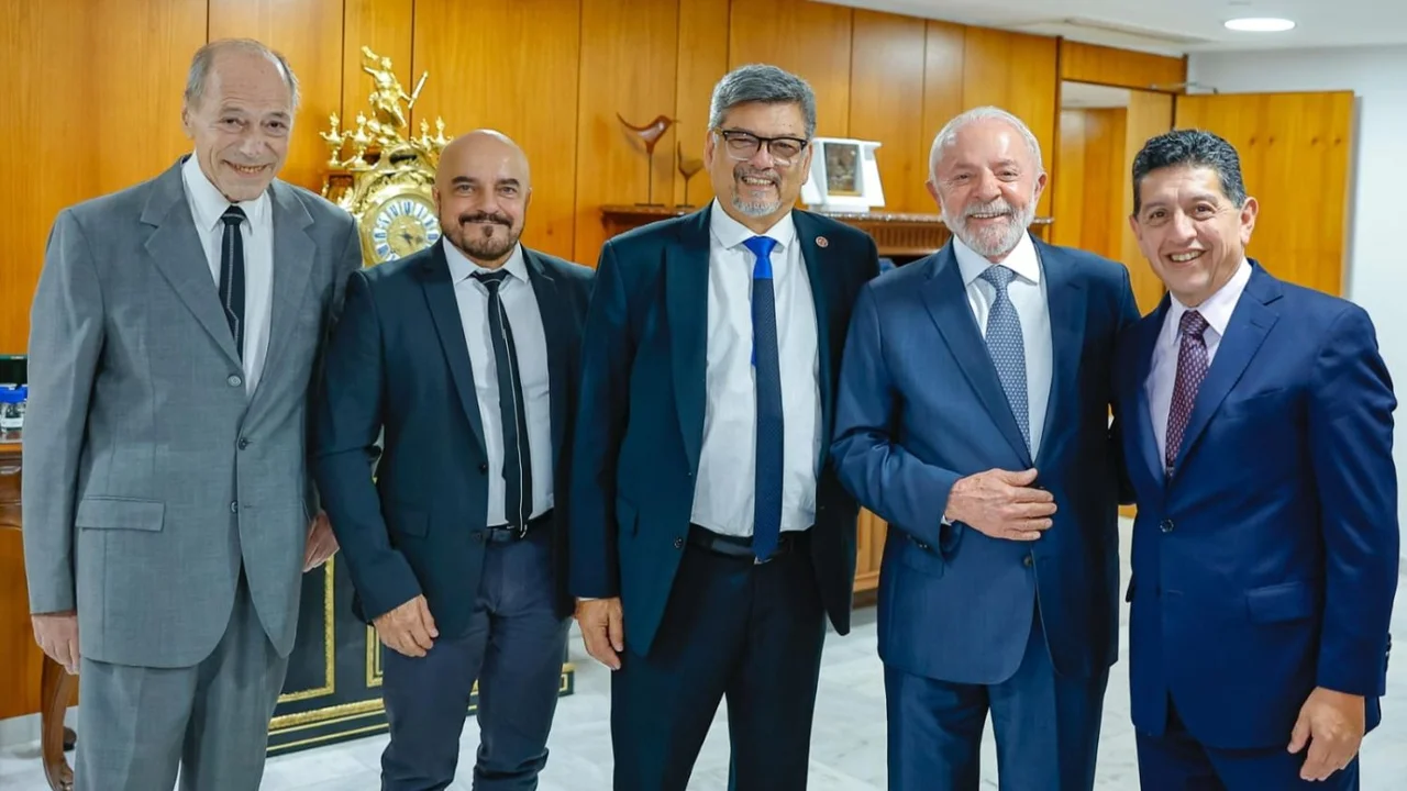 Lula da Silva recibió en Brasil a Zaffaroni y a jueces para homenajear al papa Francisco