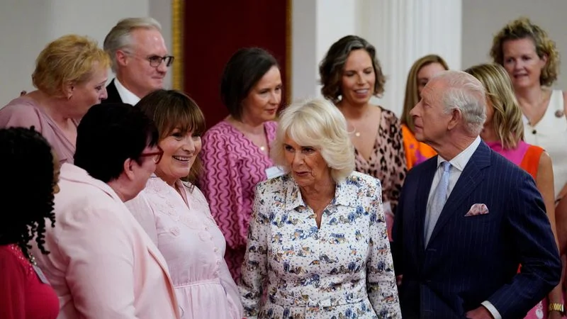 El rey Carlos dice que su diagnóstico de cáncer le ha mostrado "lo mejor de la humanidad"