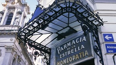 Farmacia La Estrella: 200 años de historia viva en el corazón porteño