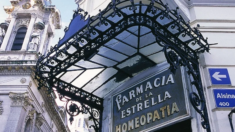 Farmacia La Estrella.