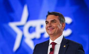 A seis meses de las presidenciales, la Justicia investigará al candidato Bolsonaro Jr | Brasil 