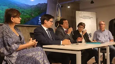 Pese al apoyo a las reformas, el gobierno de Sadir culpa a Milei por la caída de la recaudación Pese al apoyo a las reformas, el gobierno de Sadir culpa a Milei por la caída de la recaudación