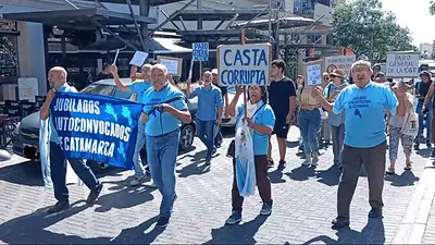 Durante la protesta, una de las principales críticas estuvo dirigida a la revalidación del bono de $70.000 anunciado por el Gobierno nacional. (Foto: InfoRama). Durante la protesta, una de las principales críticas estuvo dirigida a la revalidación del bono de $70.000 anunciado por el Gobierno nacional. (Foto: InfoRama).